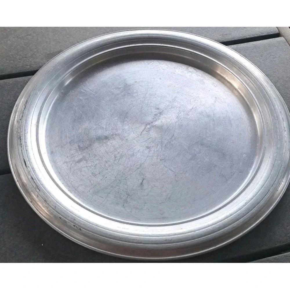 Vtg. MCM West Bend Acorn Cake/Pie Carrier 1950s  Aluminum‎